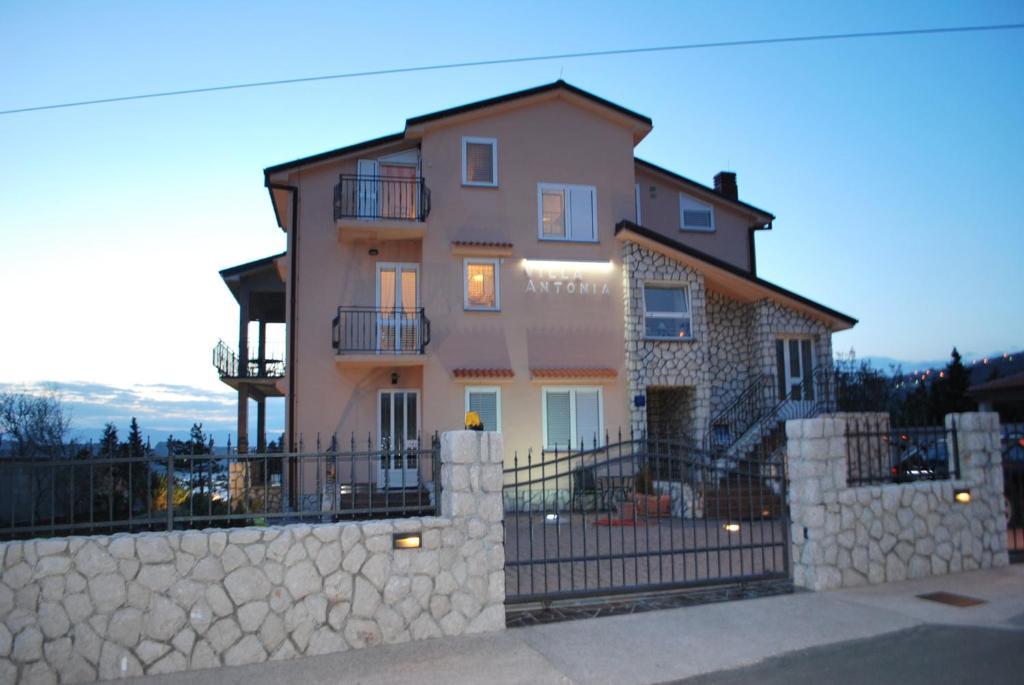 Apartments Villa Antonia Jadranovo Eksteriør billede